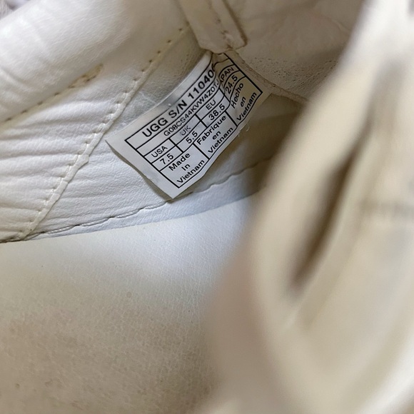 UGG Zilo Leather Sneakers White Women’s 7.5 - Picture 9 of 9